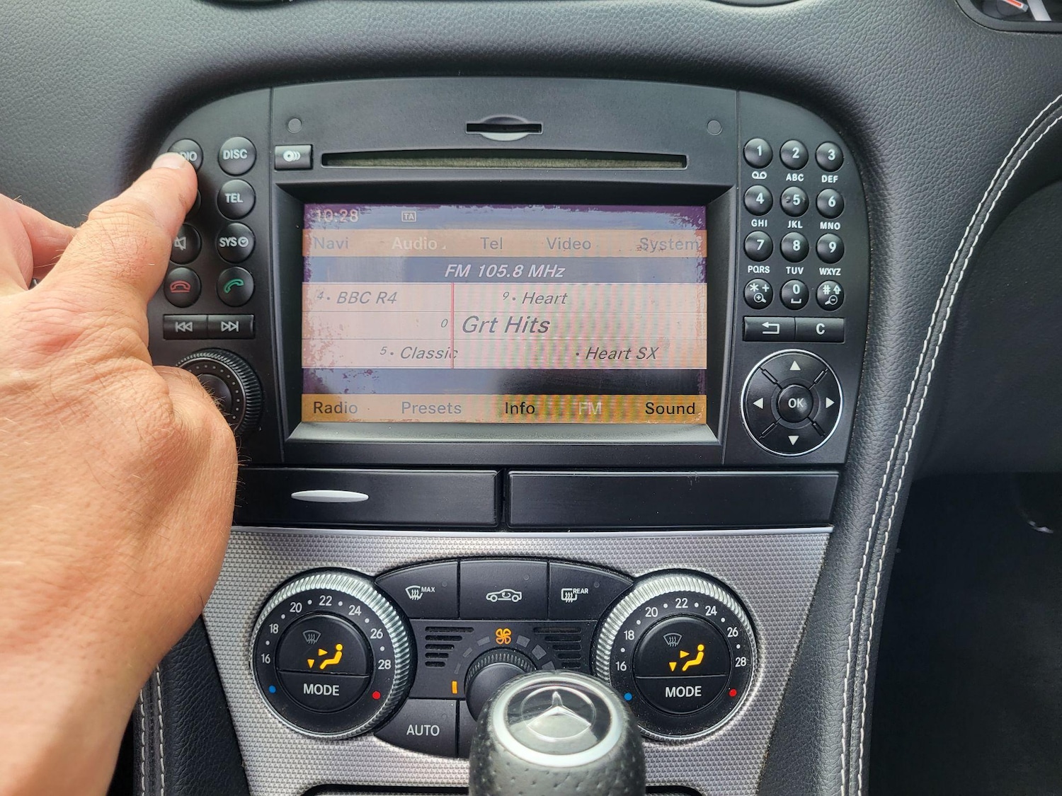 Used Mercedes-Benz SL 2010 for sale - 76539132: Photo 27