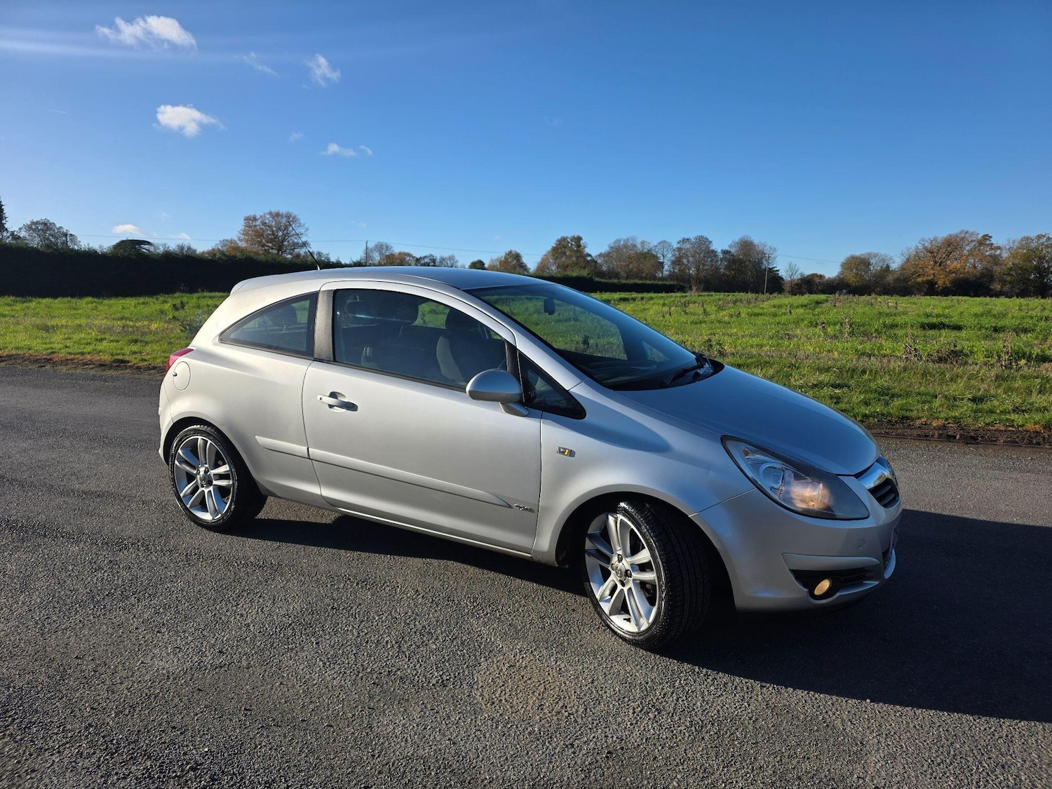 Used Vauxhall Corsa 2007 for sale - 76759383: Photo 1