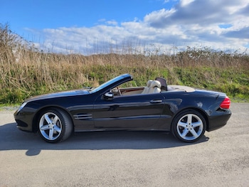 Used Mercedes-Benz SL 2005 for sale - 76538702: Photo