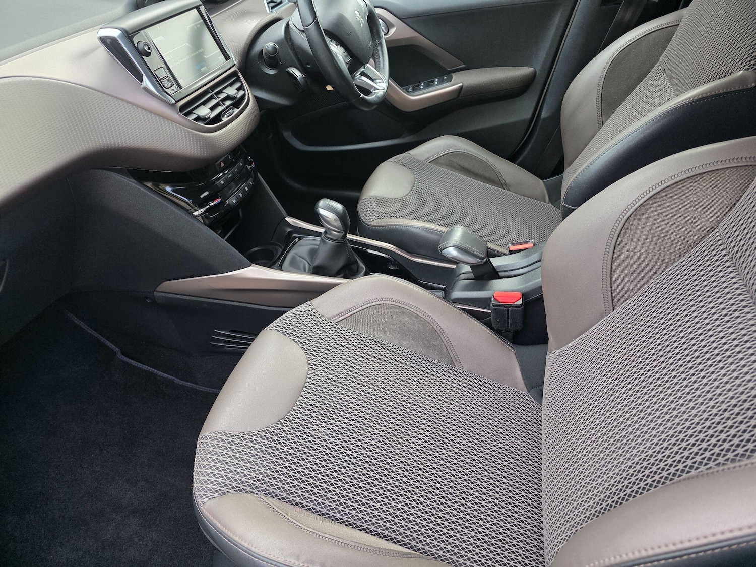 Used Peugeot 2008 2013 for sale - 76584683: Photo 15