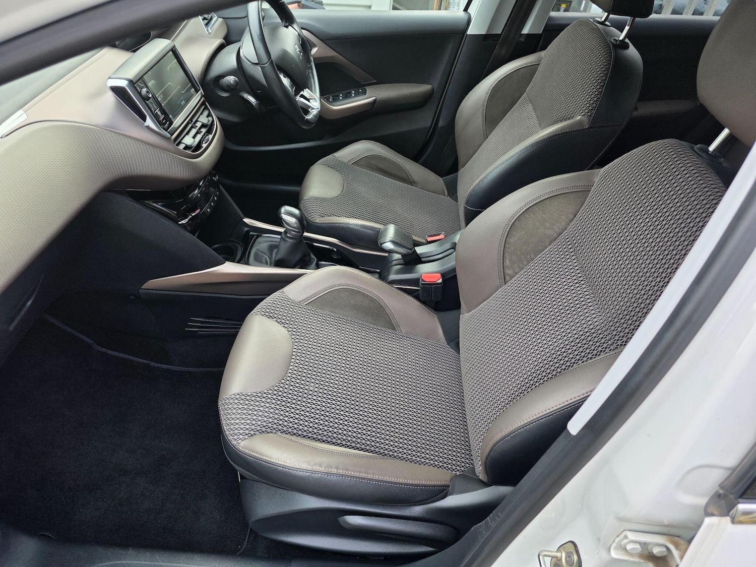 Used Peugeot 2008 2013 for sale - 76584683: Photo 16