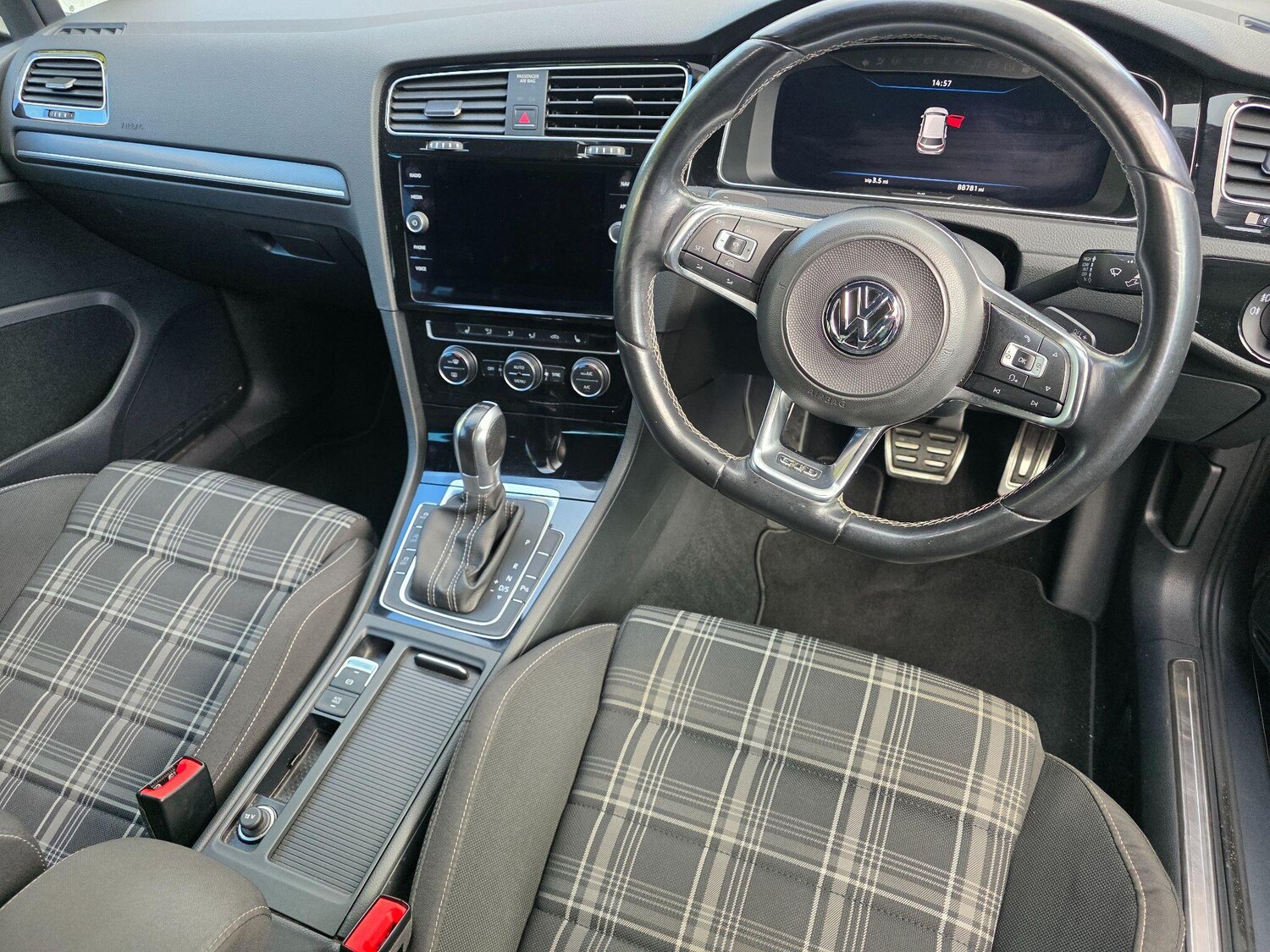 Used Volkswagen Golf 2018 for sale - 77573891: Photo 10