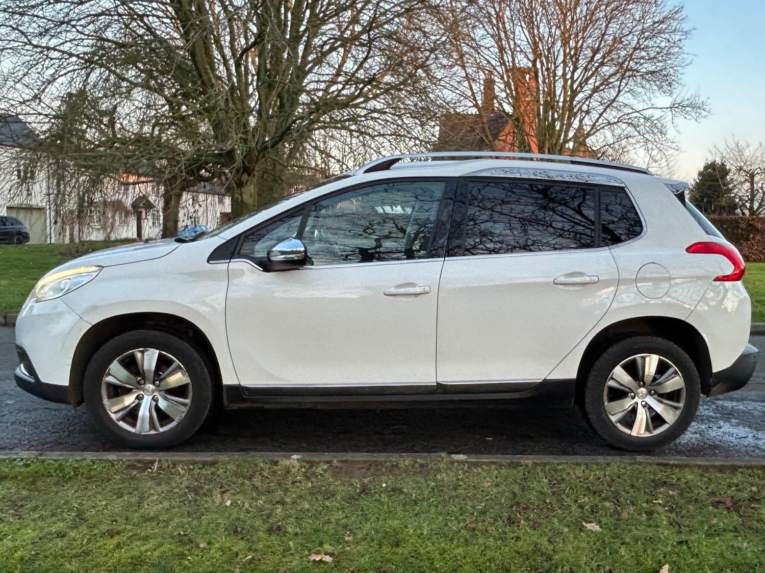 Used Peugeot 2008 2015 for sale - 77550268: Photo 10