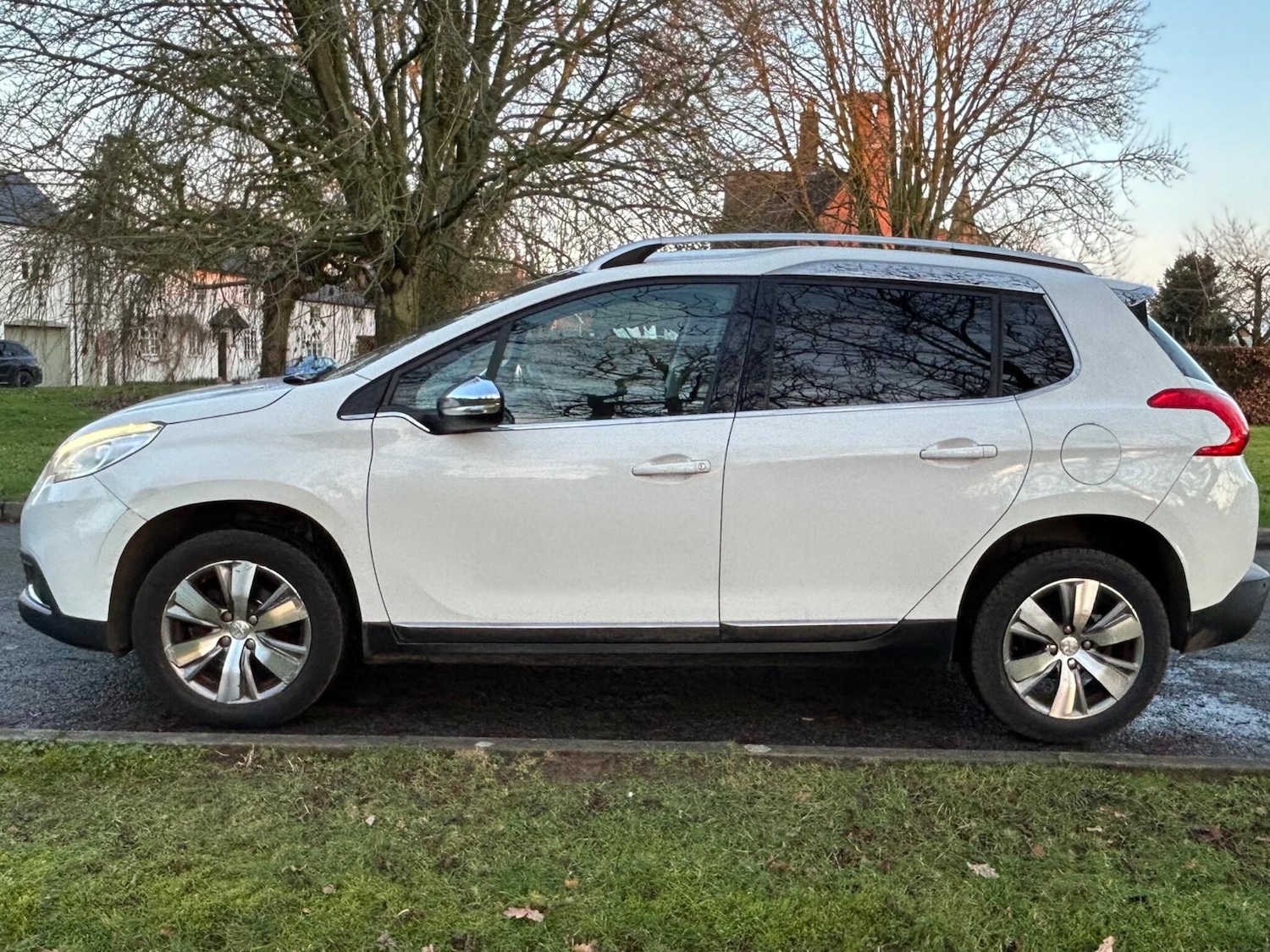 Used Peugeot 2008 2015 for sale - 77550268: Photo 11