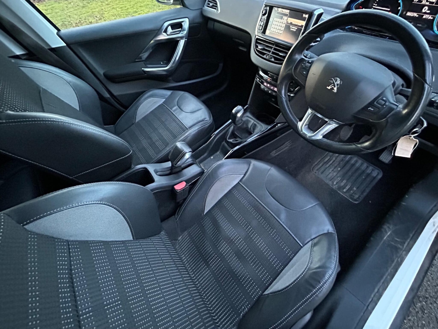 Used Peugeot 2008 2015 for sale - 77550268: Photo 20