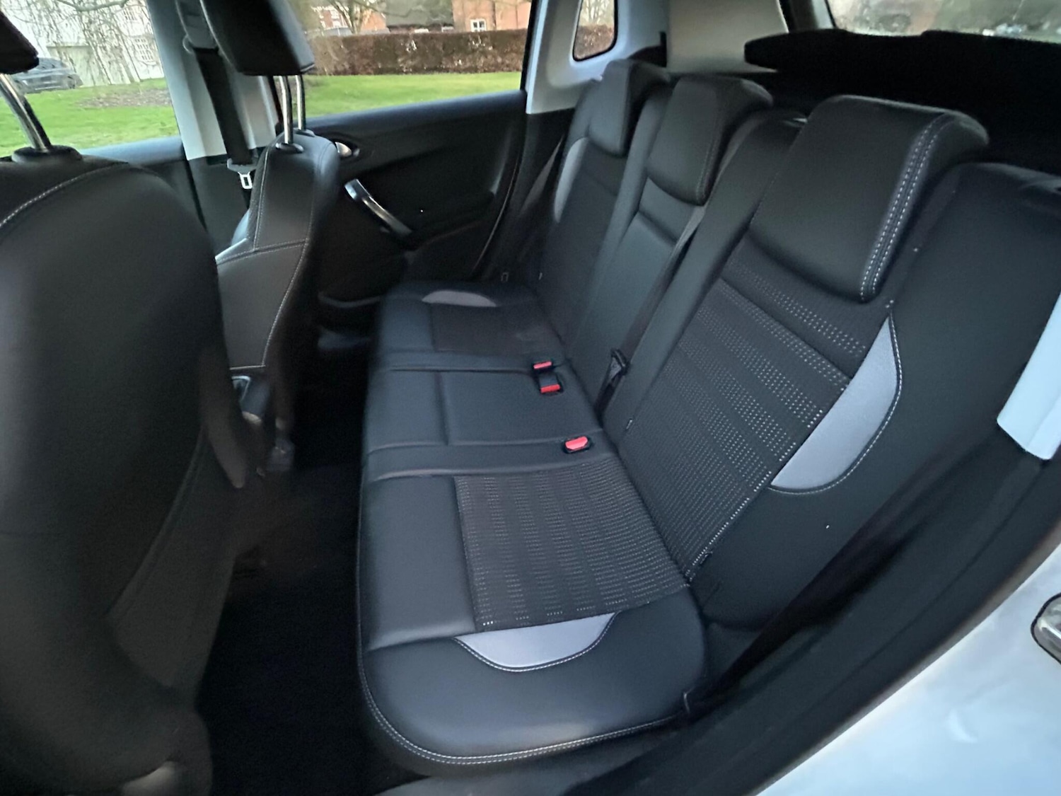 Used Peugeot 2008 2015 for sale - 77550268: Photo 26