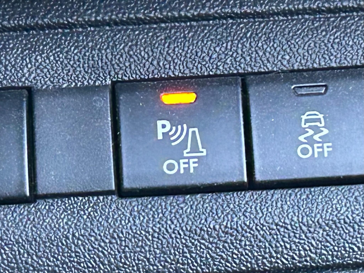 Used Peugeot 2008 2015 for sale - 77550268: Photo 31