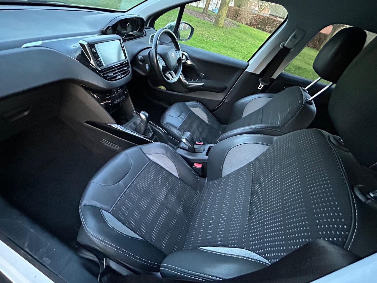 Used Peugeot 2008 2015 for sale - 77550268: Photo 44