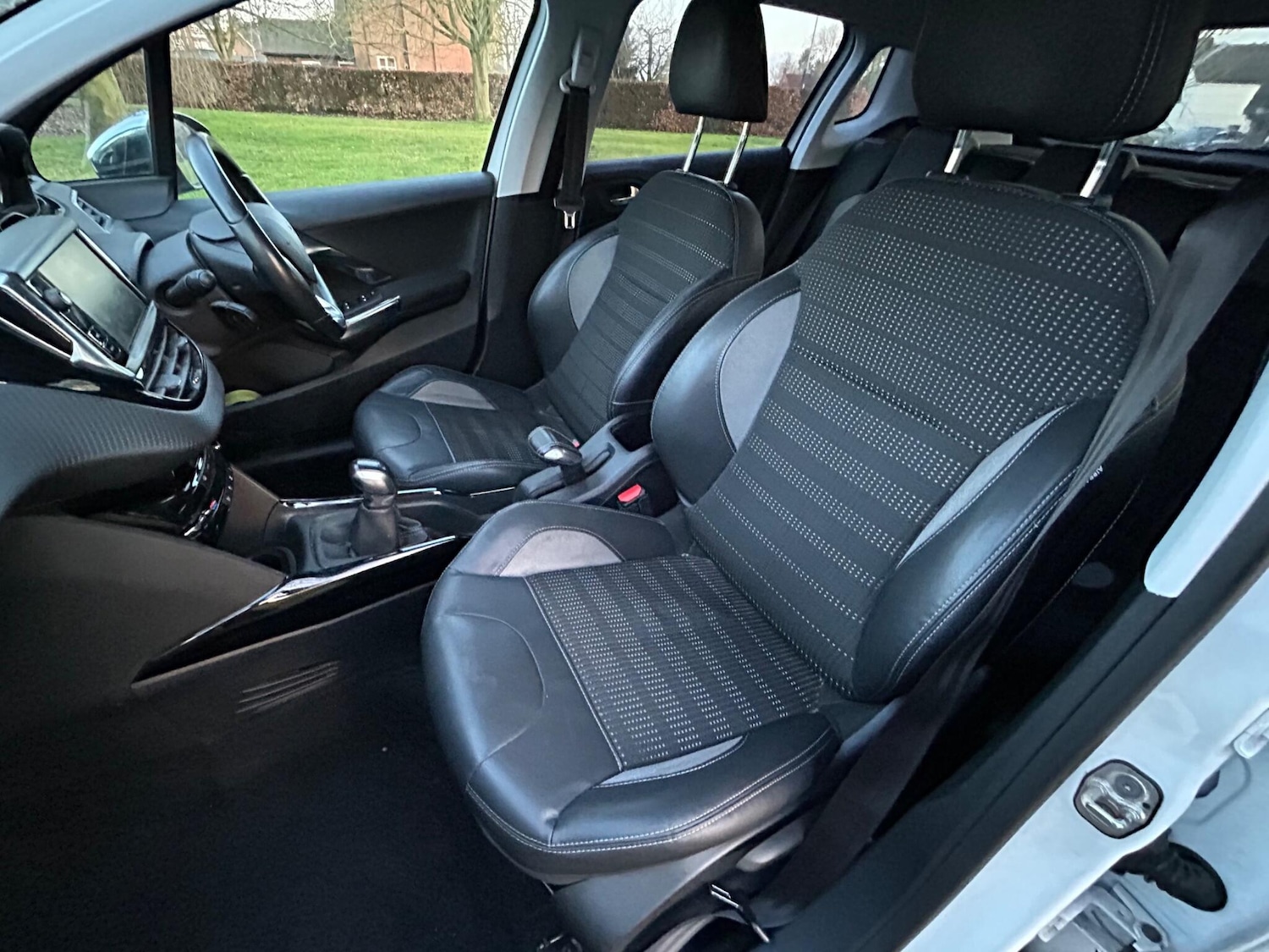 Used Peugeot 2008 2015 for sale - 77550268: Photo 46