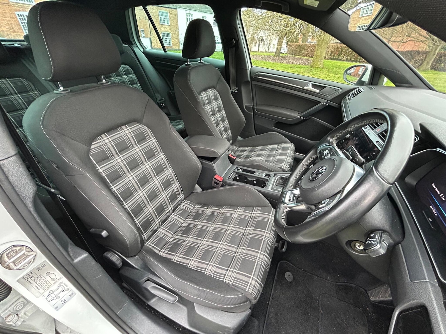 Used Volkswagen Golf 2017 for sale - 77549919: Photo 27