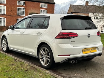 Used Volkswagen Golf 2017 for sale - 77549919: Photo