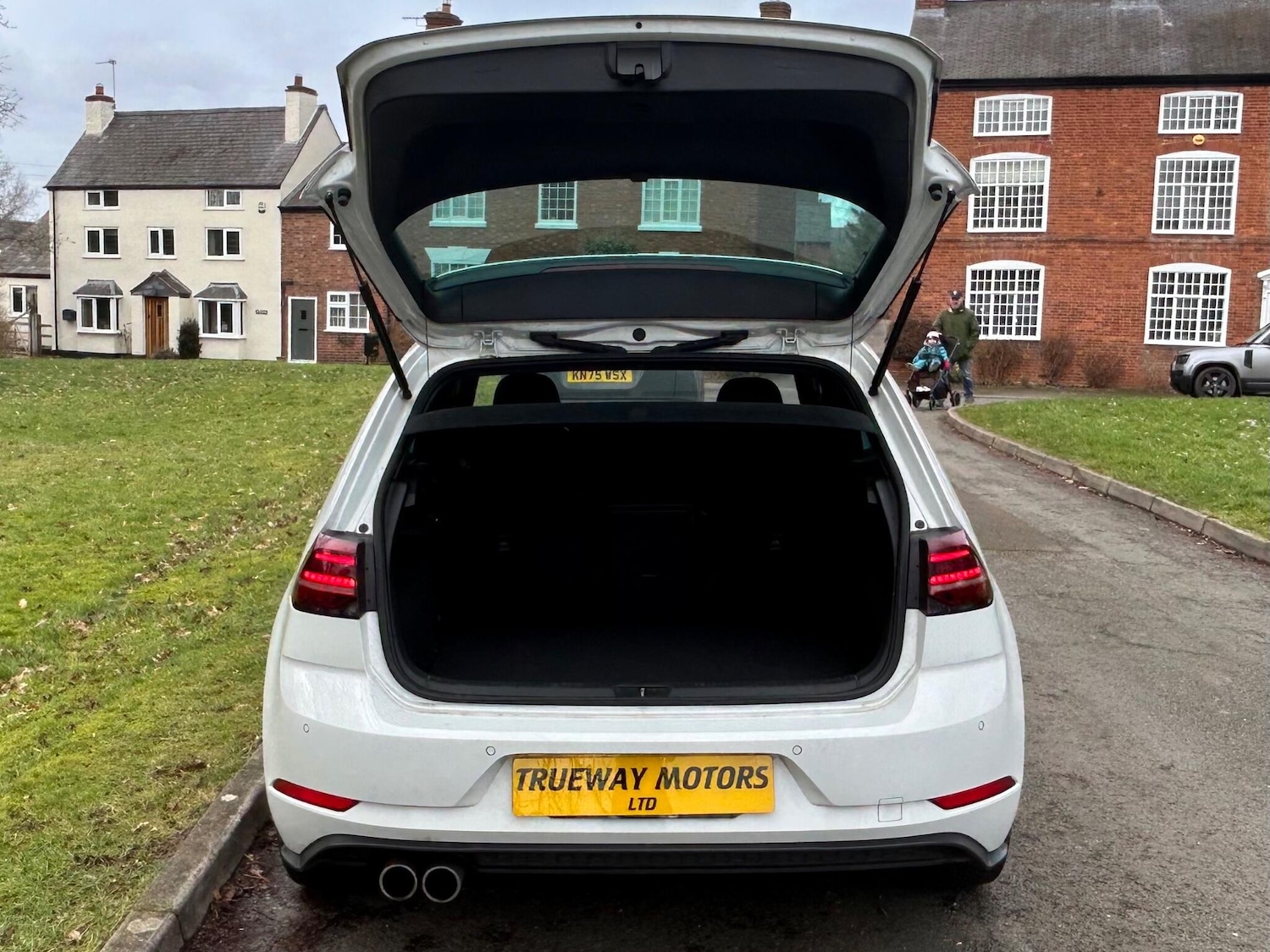 Used Volkswagen Golf 2017 for sale - 77549919: Photo 53