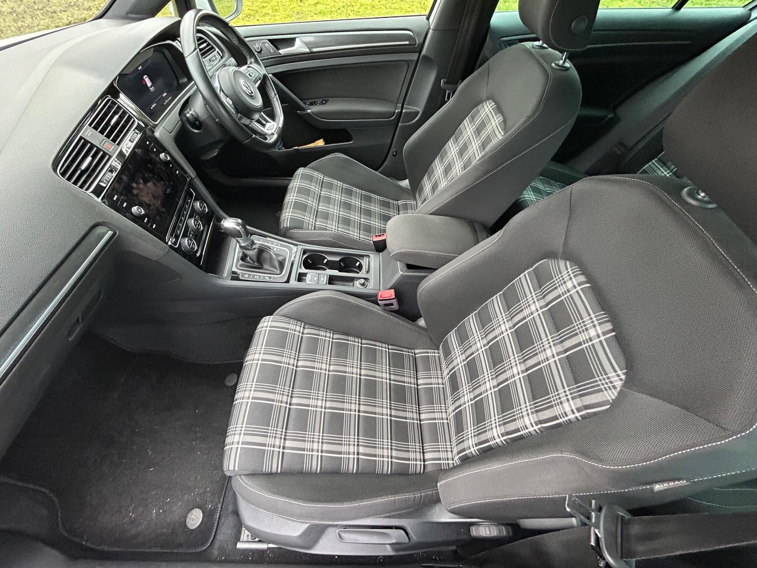 Used Volkswagen Golf 2017 for sale - 77549919: Photo 60