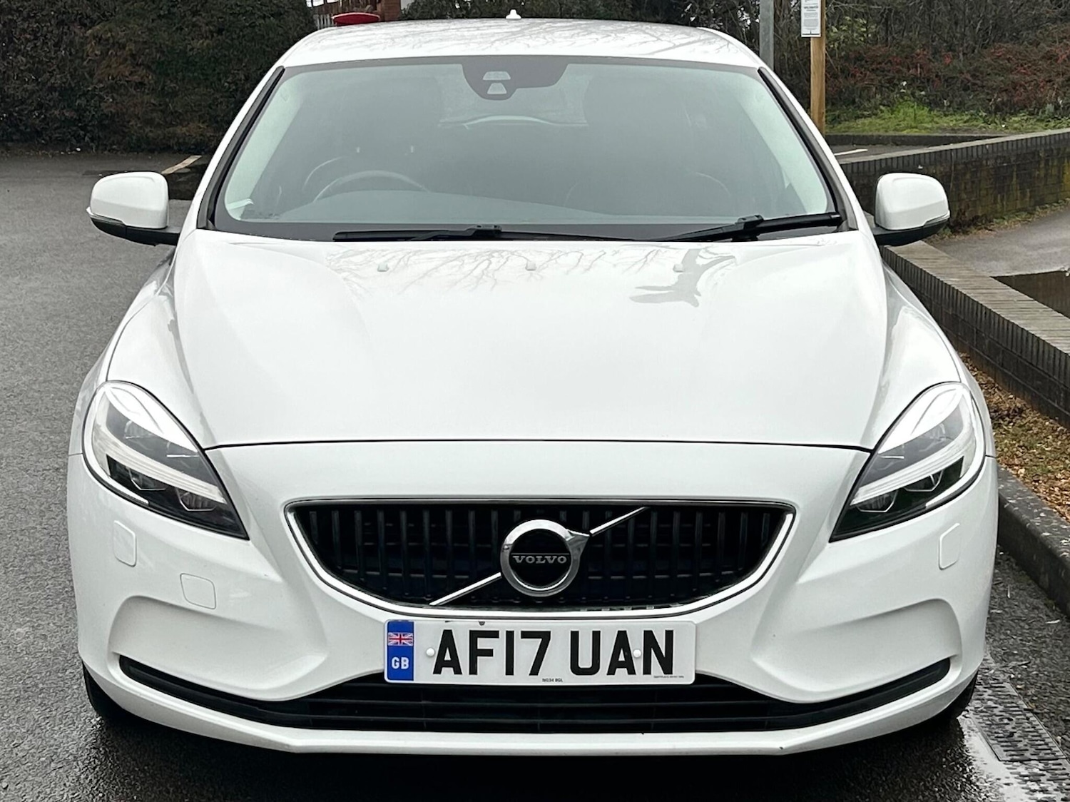 Used Volvo V40 2017 for sale - 77550759: Photo 2