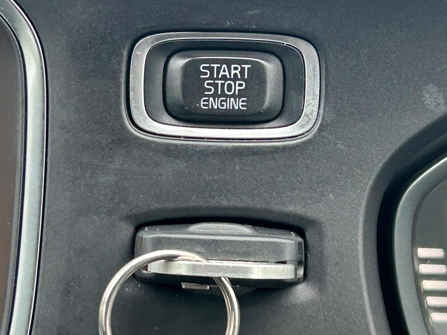 Used Volvo V40 2017 for sale - 77550759: Photo 27