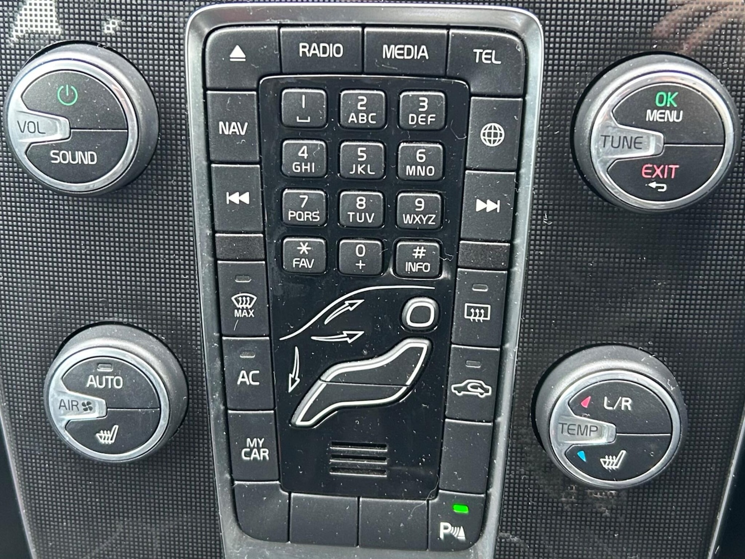 Used Volvo V40 2017 for sale - 77550759: Photo 28