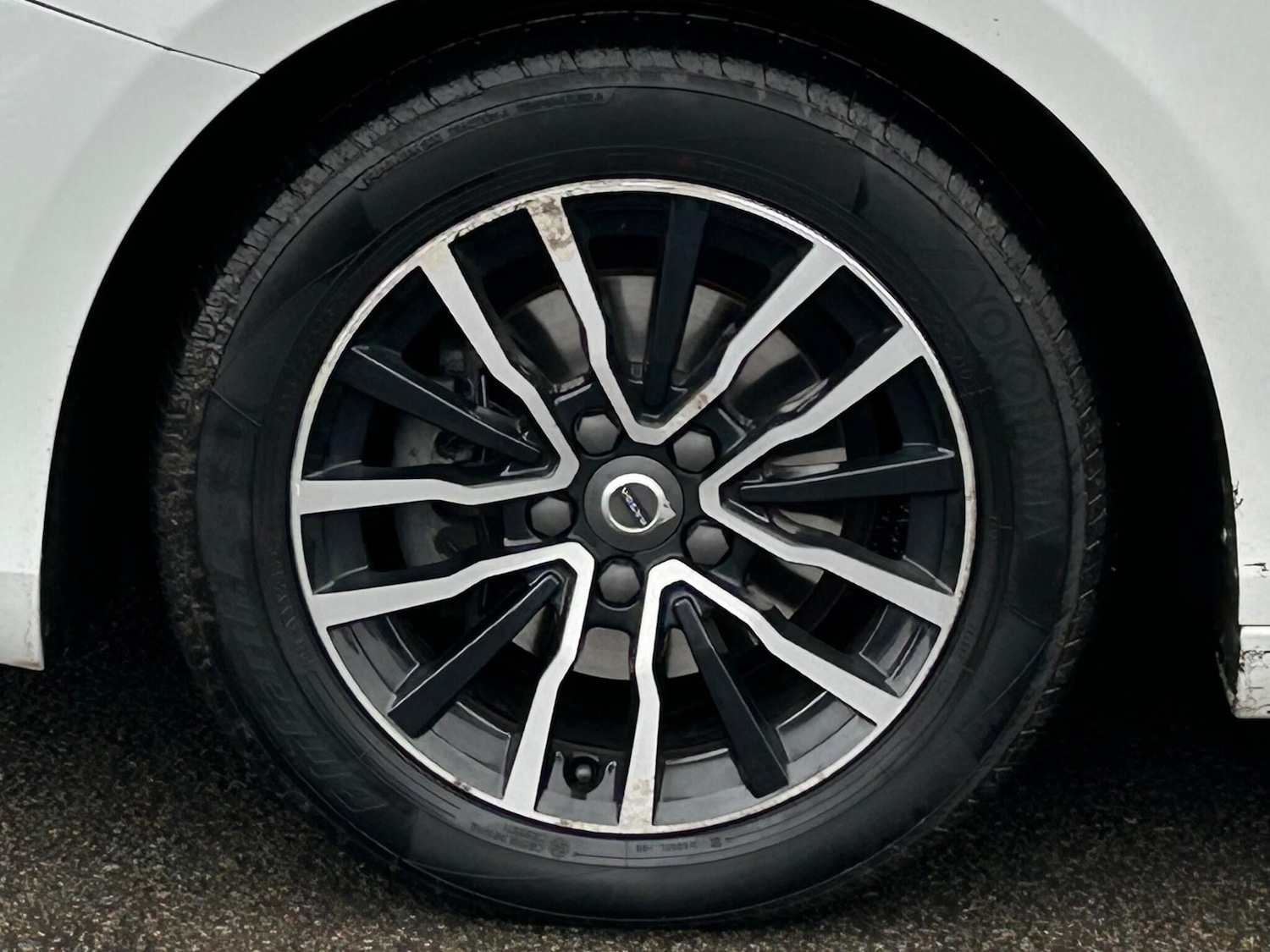 Used Volvo V40 2017 for sale - 77550759: Photo 32