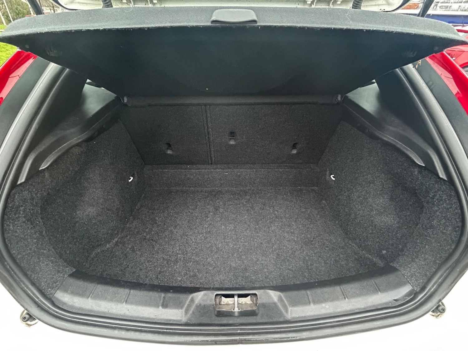 Used Volvo V40 2017 for sale - 77550759: Photo 39