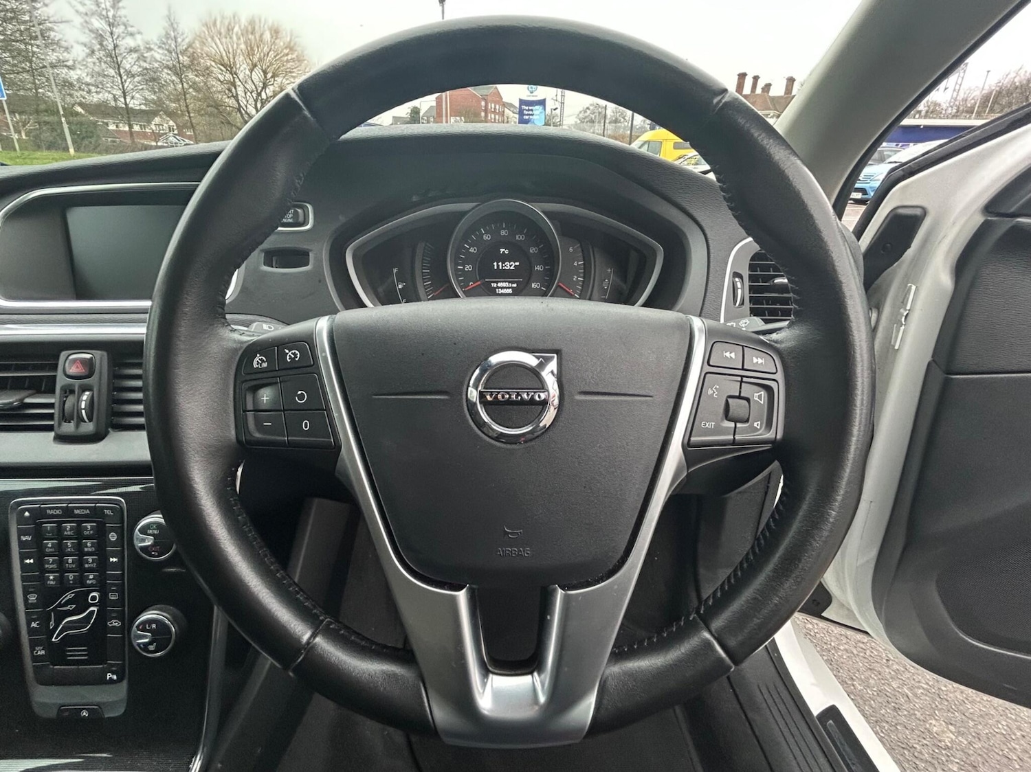 Used Volvo V40 2017 for sale - 77550759: Photo 40