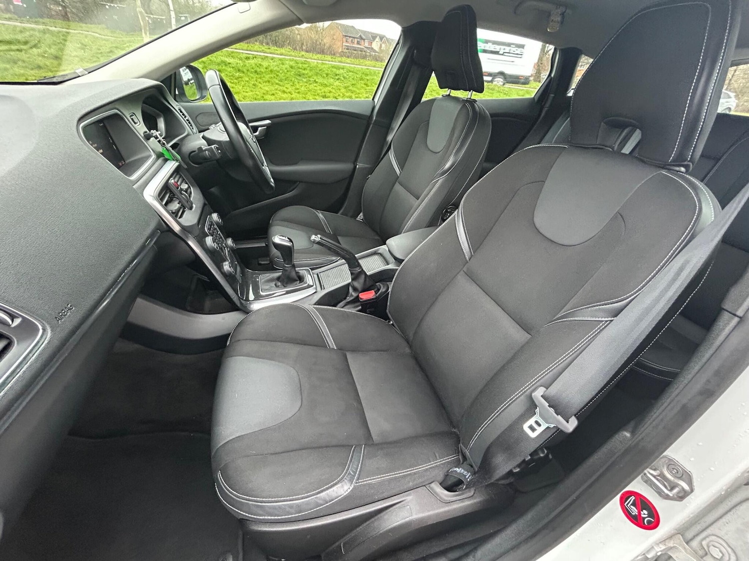 Used Volvo V40 2017 for sale - 77550759: Photo 41