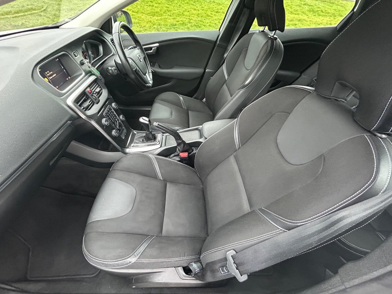 Used Volvo V40 2017 for sale - 77550759: Photo 42