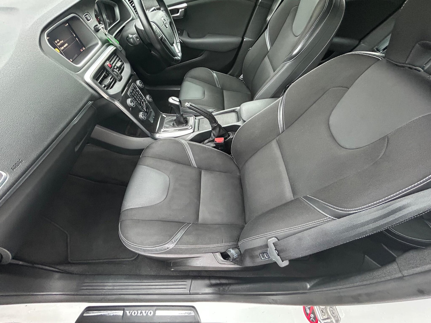 Used Volvo V40 2017 for sale - 77550759: Photo 43