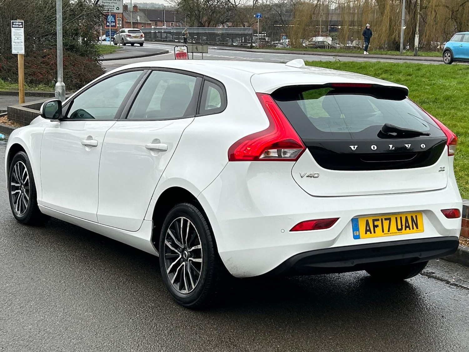 Used Volvo V40 2017 for sale - 77550759: Photo 8
