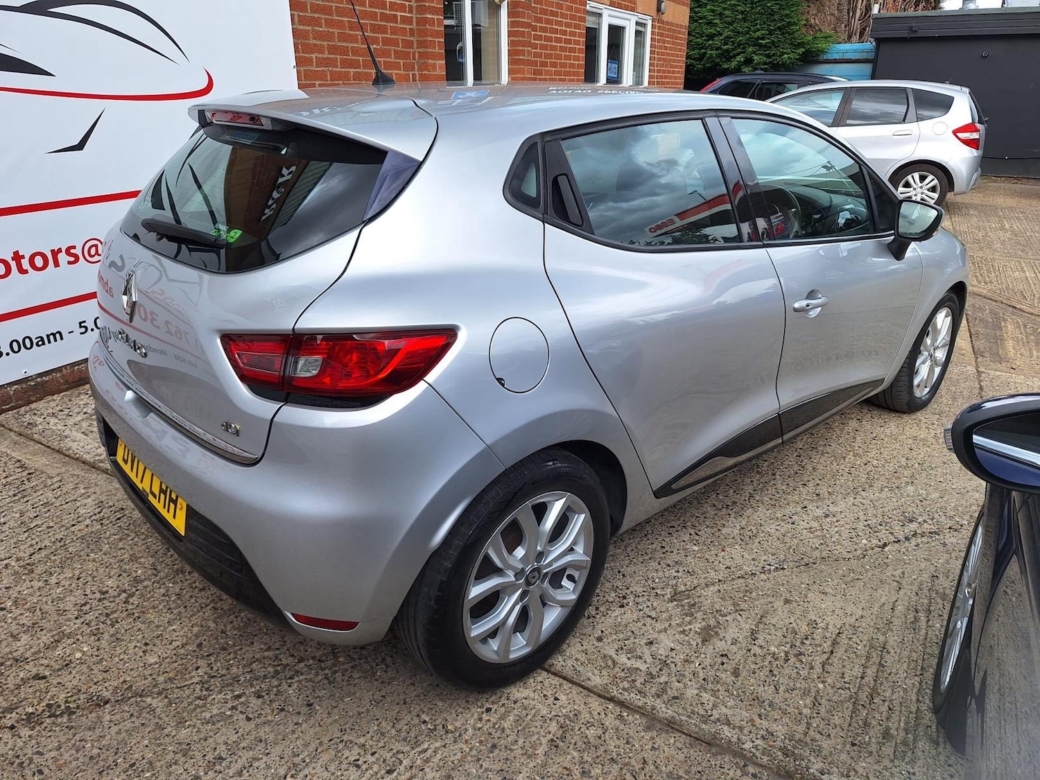 Used Renault Clio 2017 for sale - 77324751: Photo 2
