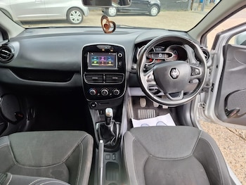Used Renault Clio 2017 for sale - 77324751: Photo