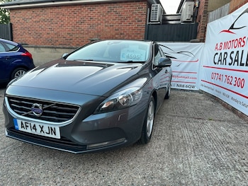 Used Volvo V40 2014 for sale - 79432198: Photo