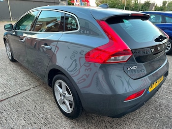 Used Volvo V40 2014 for sale - 79432198: Photo