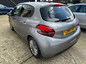 Used Peugeot 208 2019 for sale - 77889248: Photo