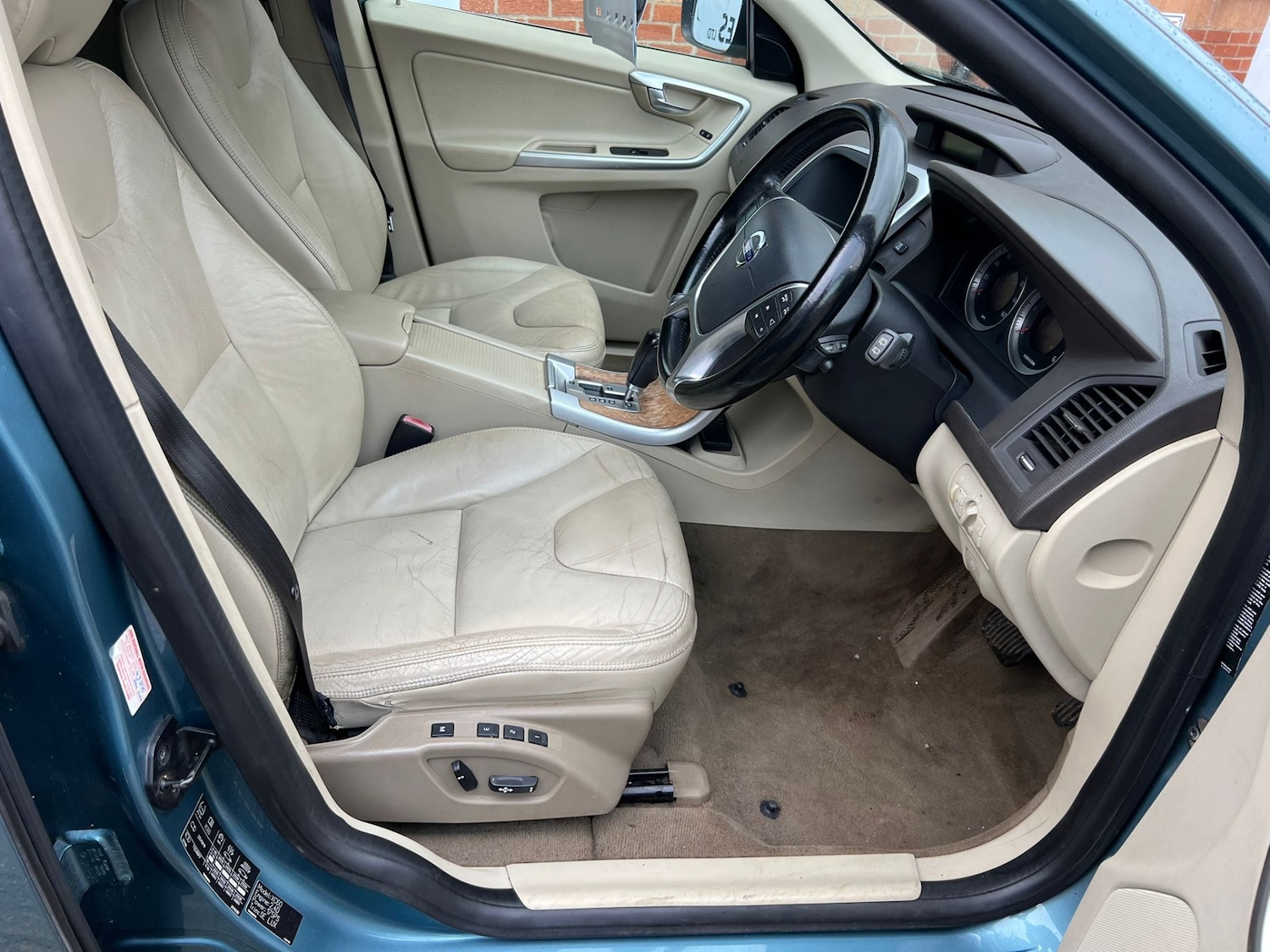 Used Volvo XC60 2009 for sale - 77399365: Photo 12