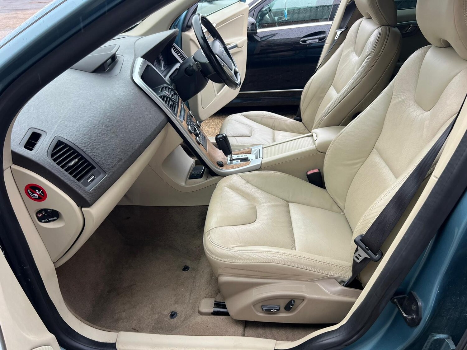 Used Volvo XC60 2009 for sale - 77399365: Photo 13