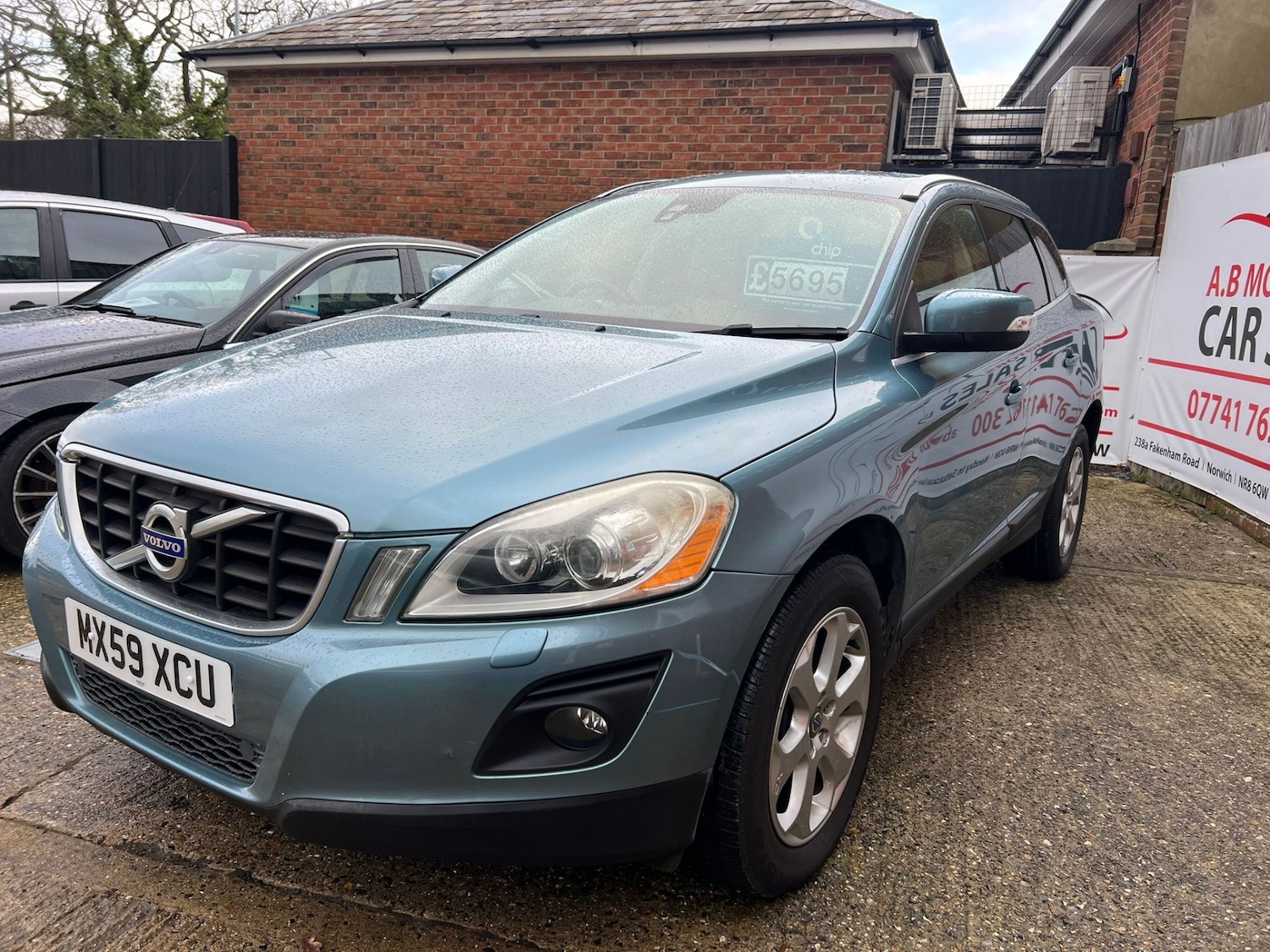 Used Volvo XC60 2009 for sale - 77399365: Photo 2