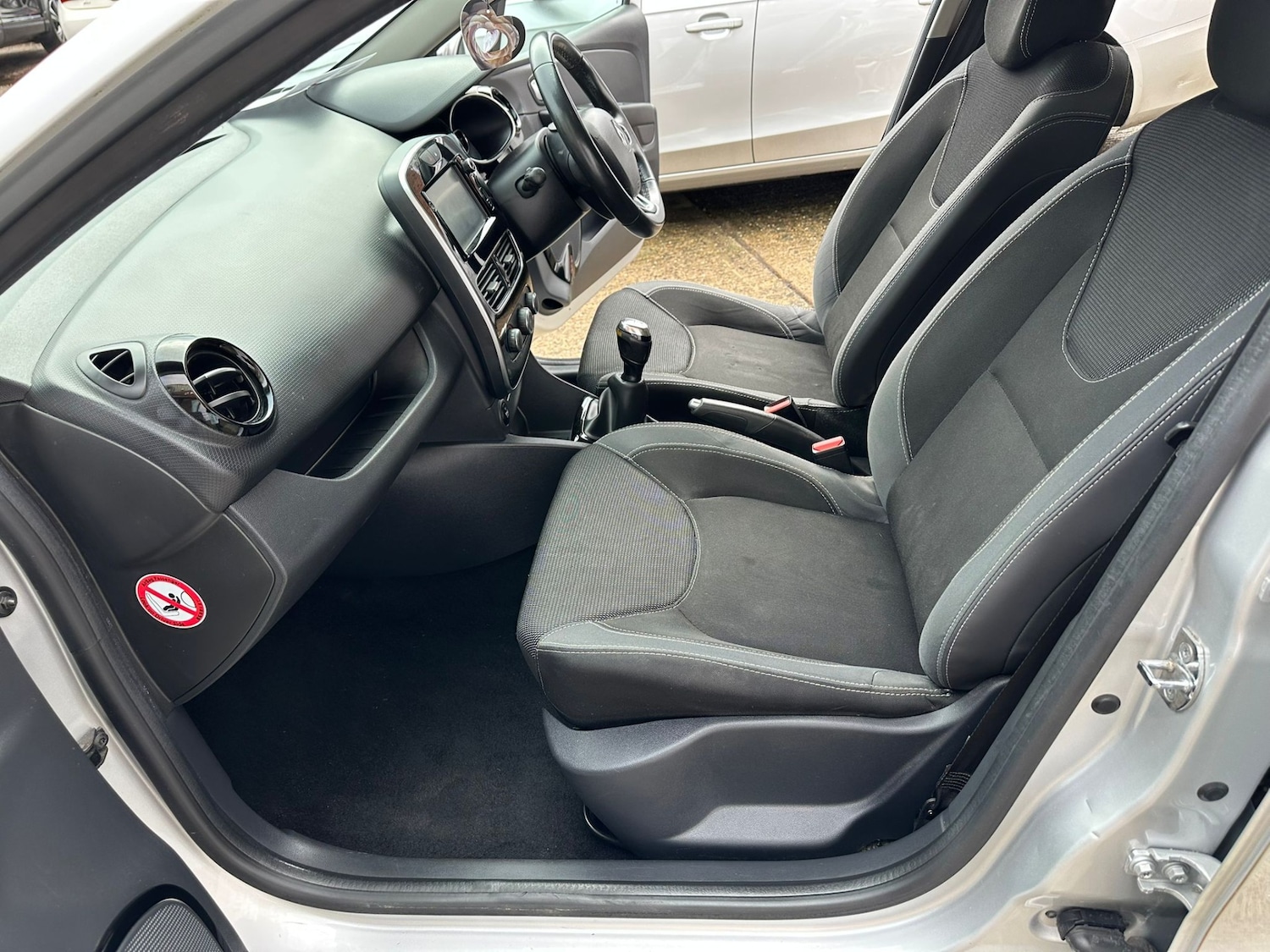 Used Renault Clio 2017 for sale - 77702663: Photo 11