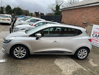 Used Renault Clio 2017 for sale - 77702663: Photo