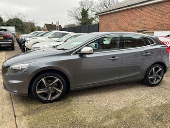 Used Volvo V40 2013 for sale - 77790705: Photo