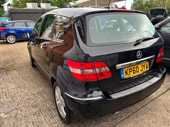 Used Mercedes-Benz B Class 2010 for sale - 79011123: Photo