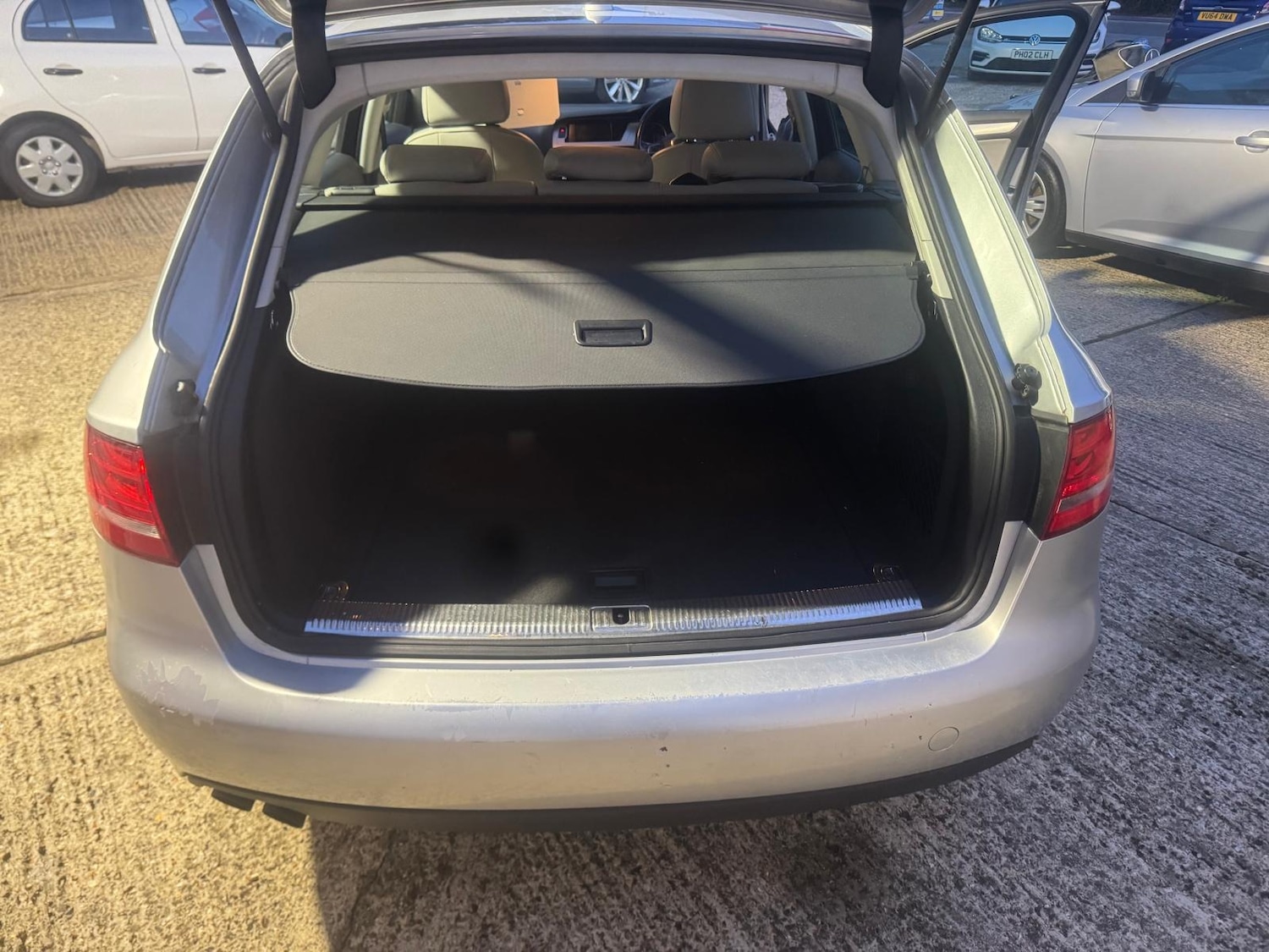 Used Audi A4 2009 for sale - 77365401: Photo 5