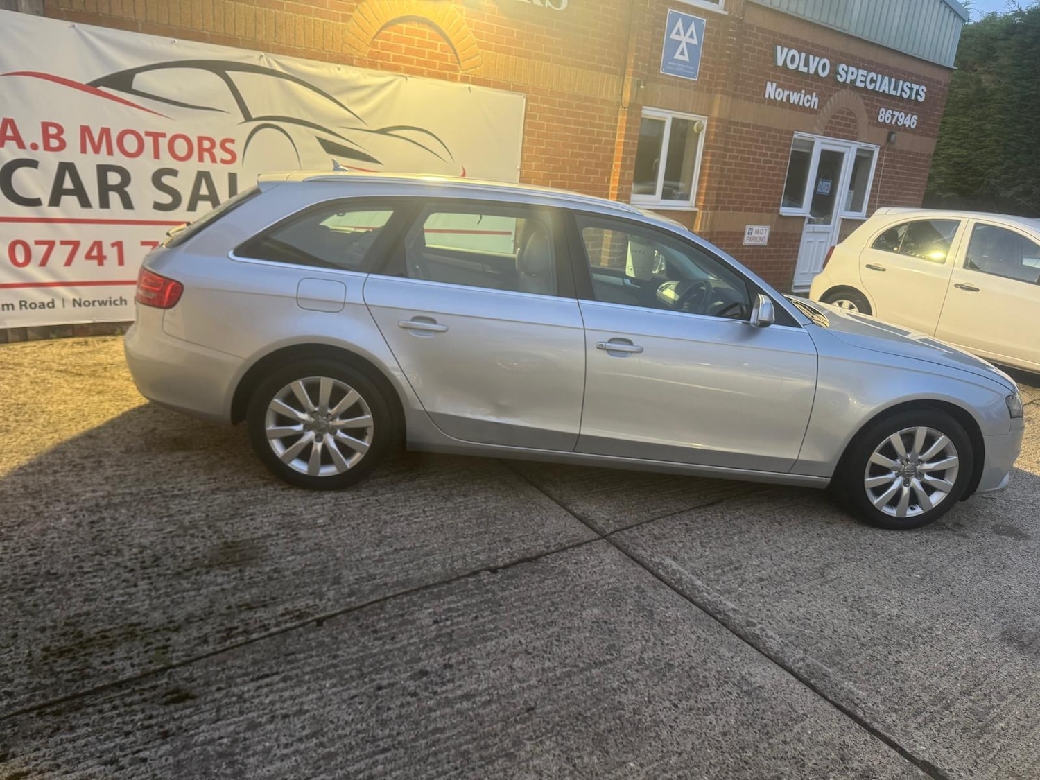 Used Audi A4 2009 for sale - 77365401: Photo 6