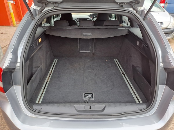 Used Peugeot 308 SW 2018 for sale - 76134059: Photo 11