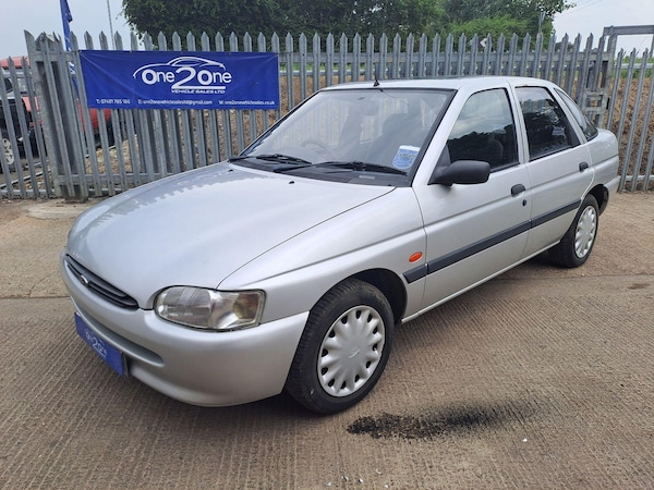 Used Ford Escort 1996 for sale - 76246149: Photo 1