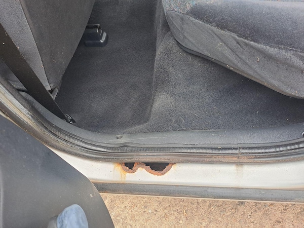 Used Ford Escort 1996 for sale - 76246149: Photo 29