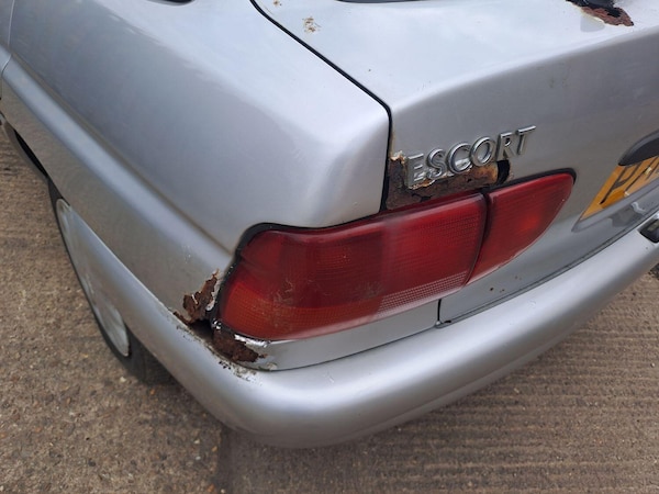 Used Ford Escort 1996 for sale - 76246149: Photo 31