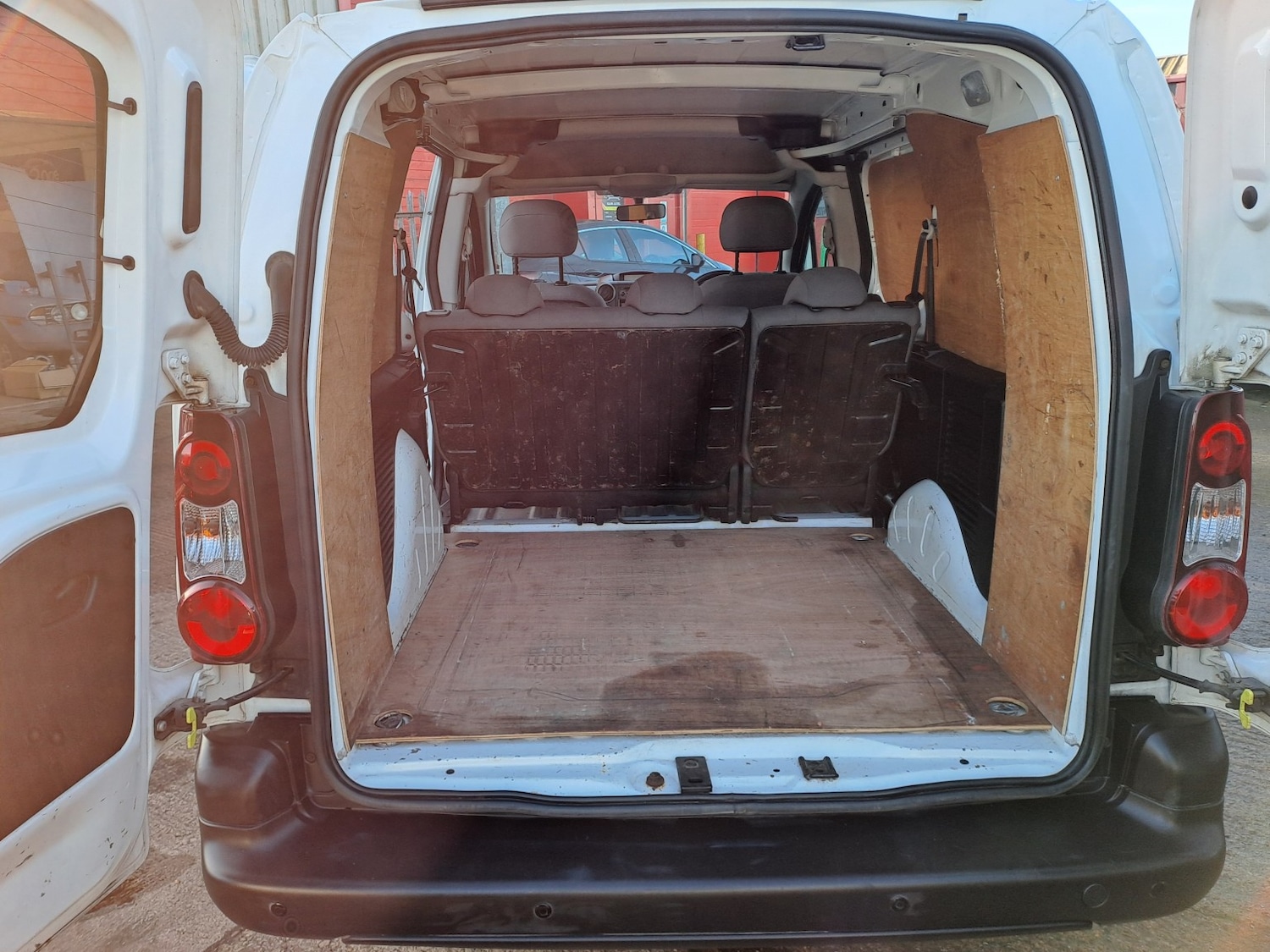 Used Peugeot Partner 2014 for sale - 77649527: Photo 12