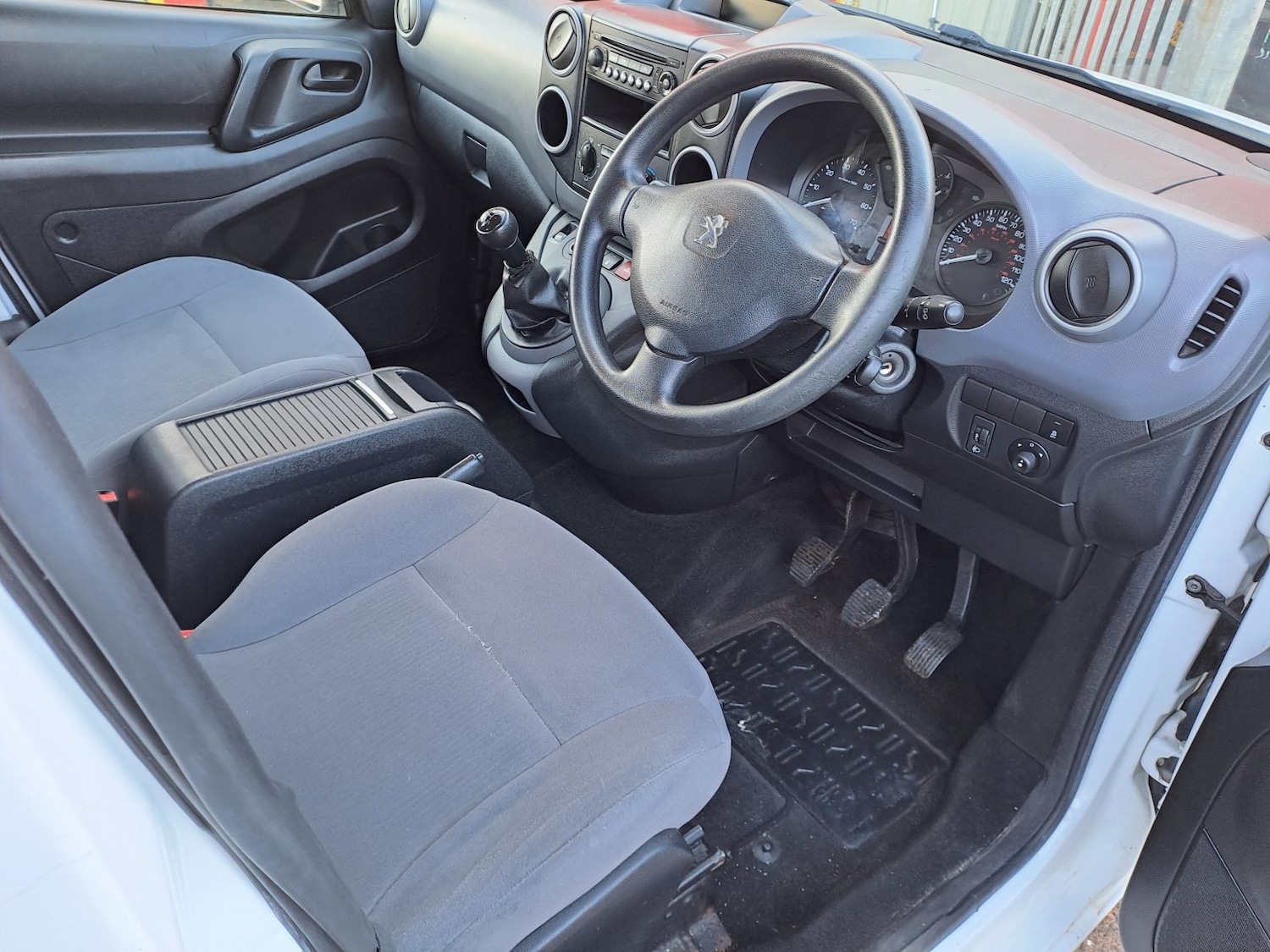 Used Peugeot Partner 2014 for sale - 77649527: Photo 16