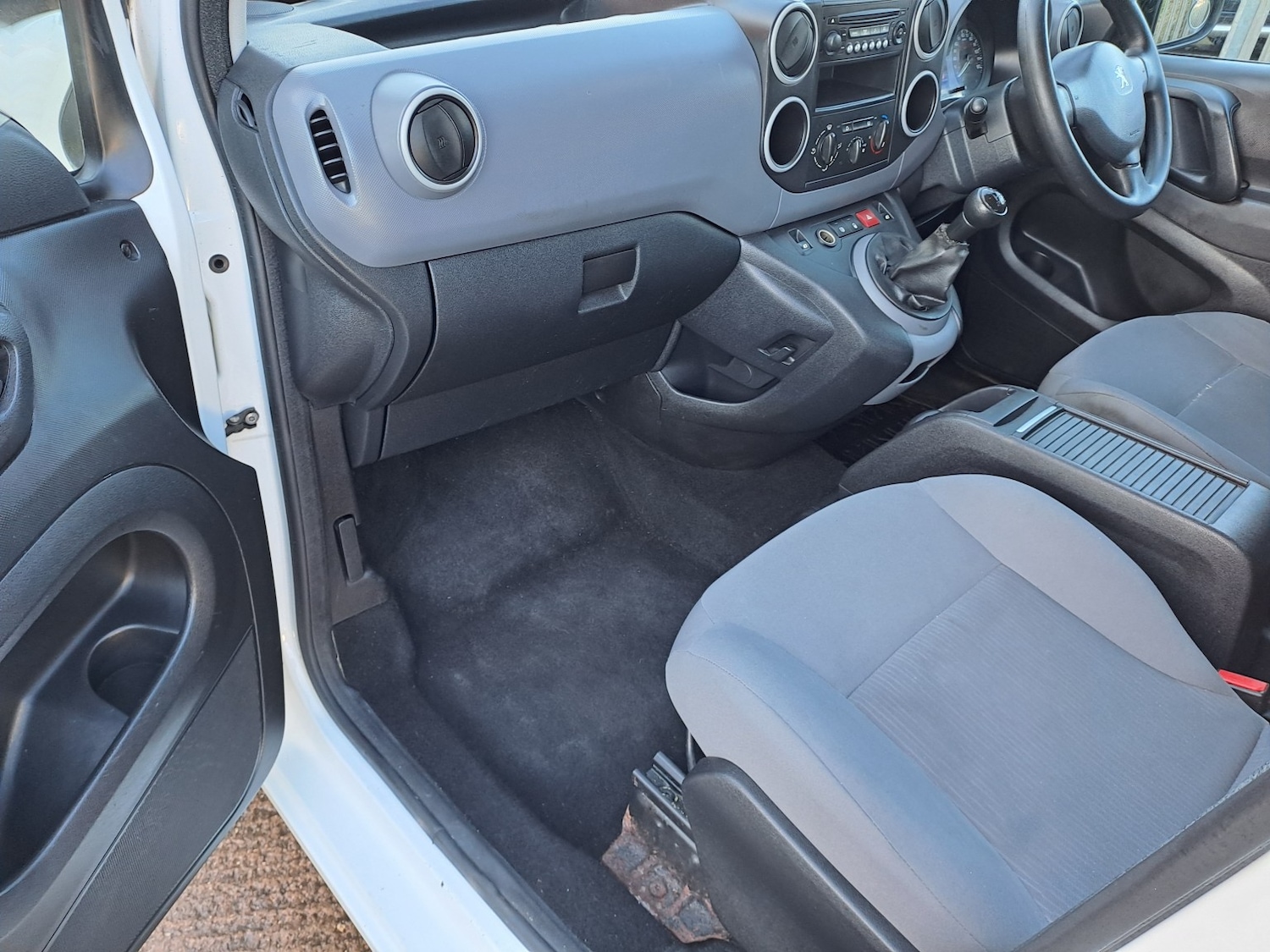 Used Peugeot Partner 2014 for sale - 77649527: Photo 19