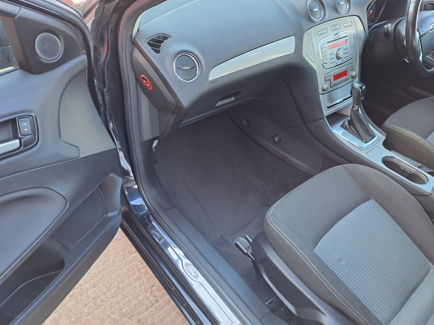 Used Ford Mondeo 2010 for sale - 77635351: Photo 13