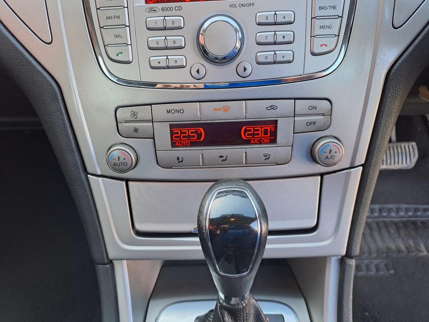 Used Ford Mondeo 2010 for sale - 77635351: Photo 18